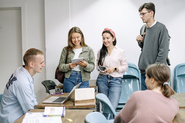 Foreign Tourists Embrace the Japanese High School Experience